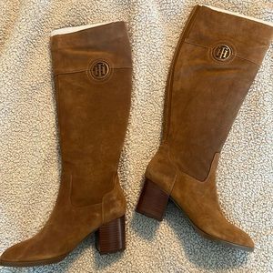 NWOB TOMMY HILFIGER BROWN BLOCK HEEL BOOT